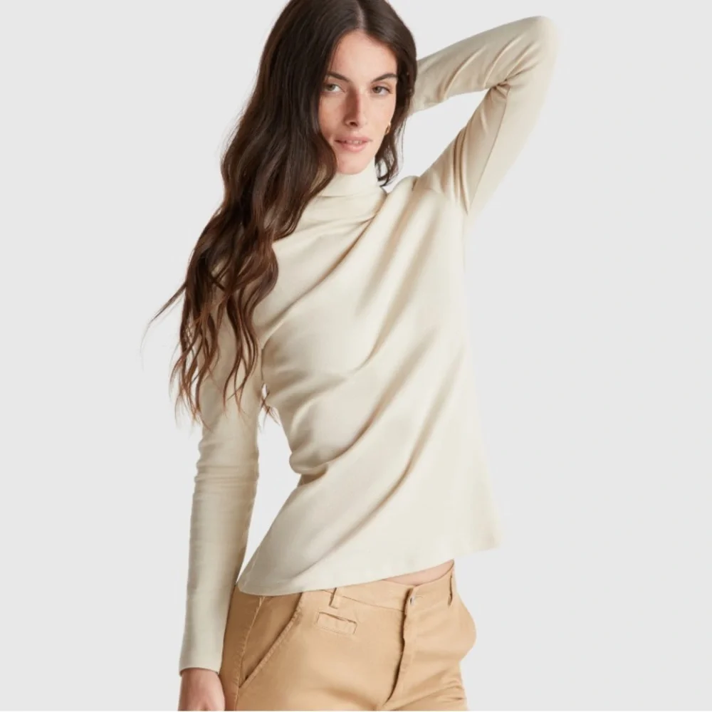Patagonia Women's Cream Turtleneck Sweater - Picture 1 of 5